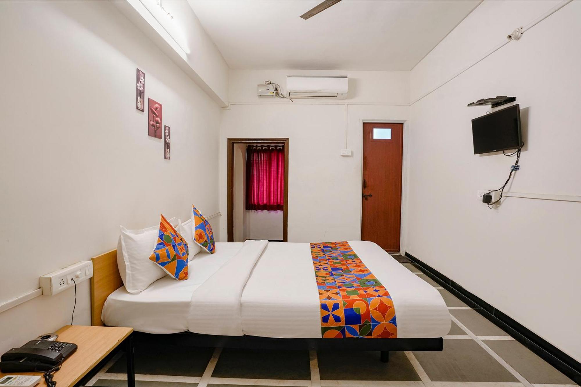Fabhotel Saubhagya Inn Nászik Kültér fotó