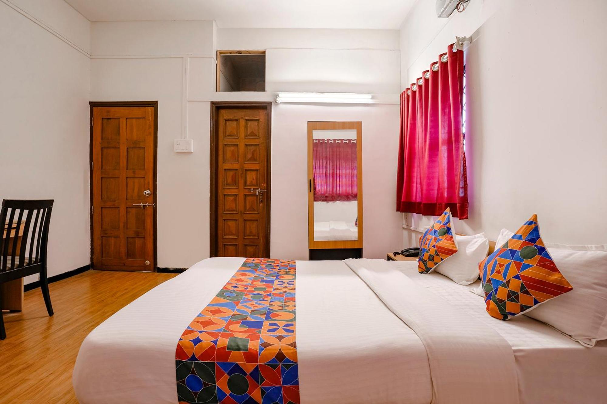 Fabhotel Saubhagya Inn Nászik Kültér fotó