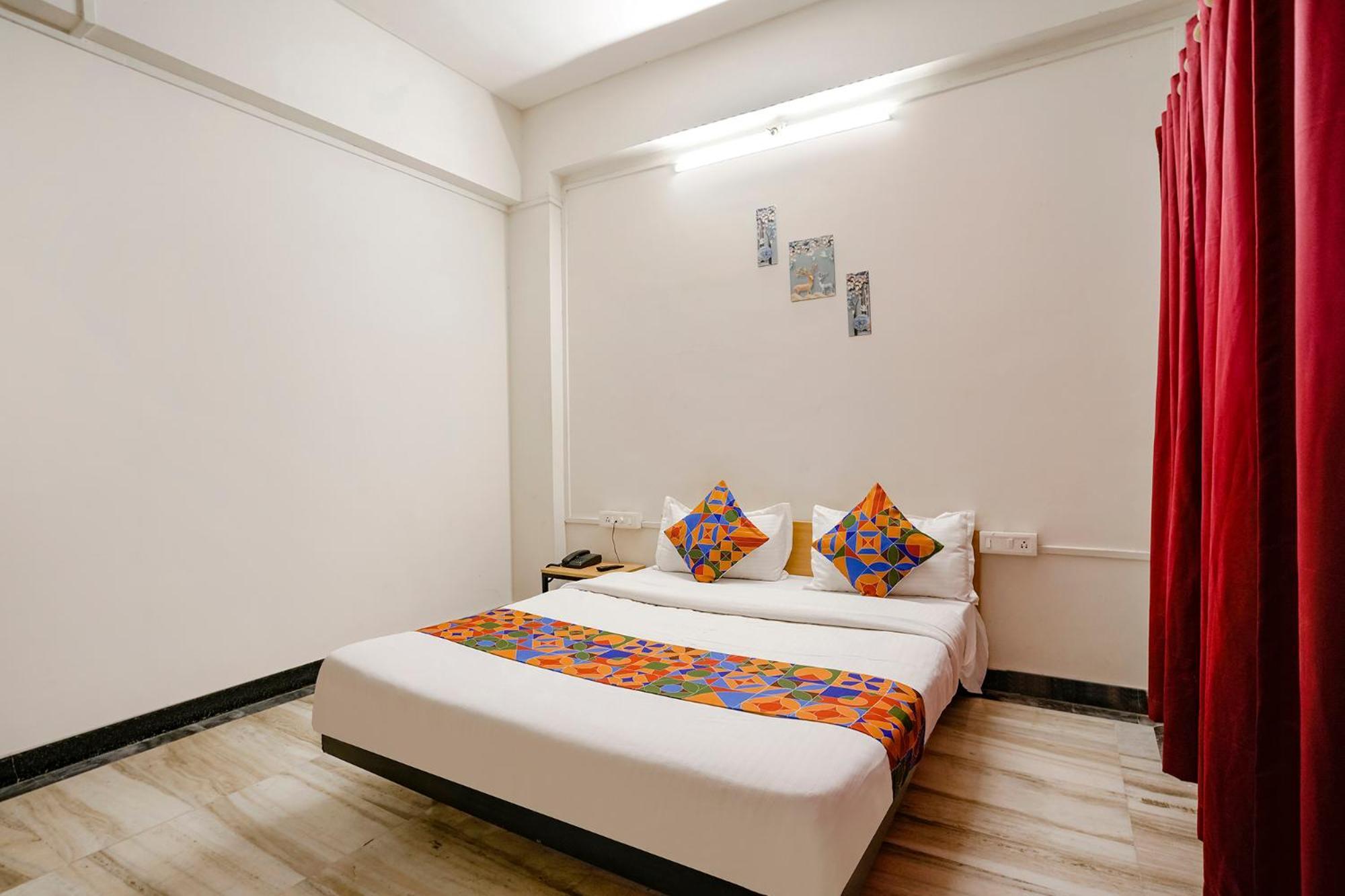 Fabhotel Saubhagya Inn Nászik Kültér fotó