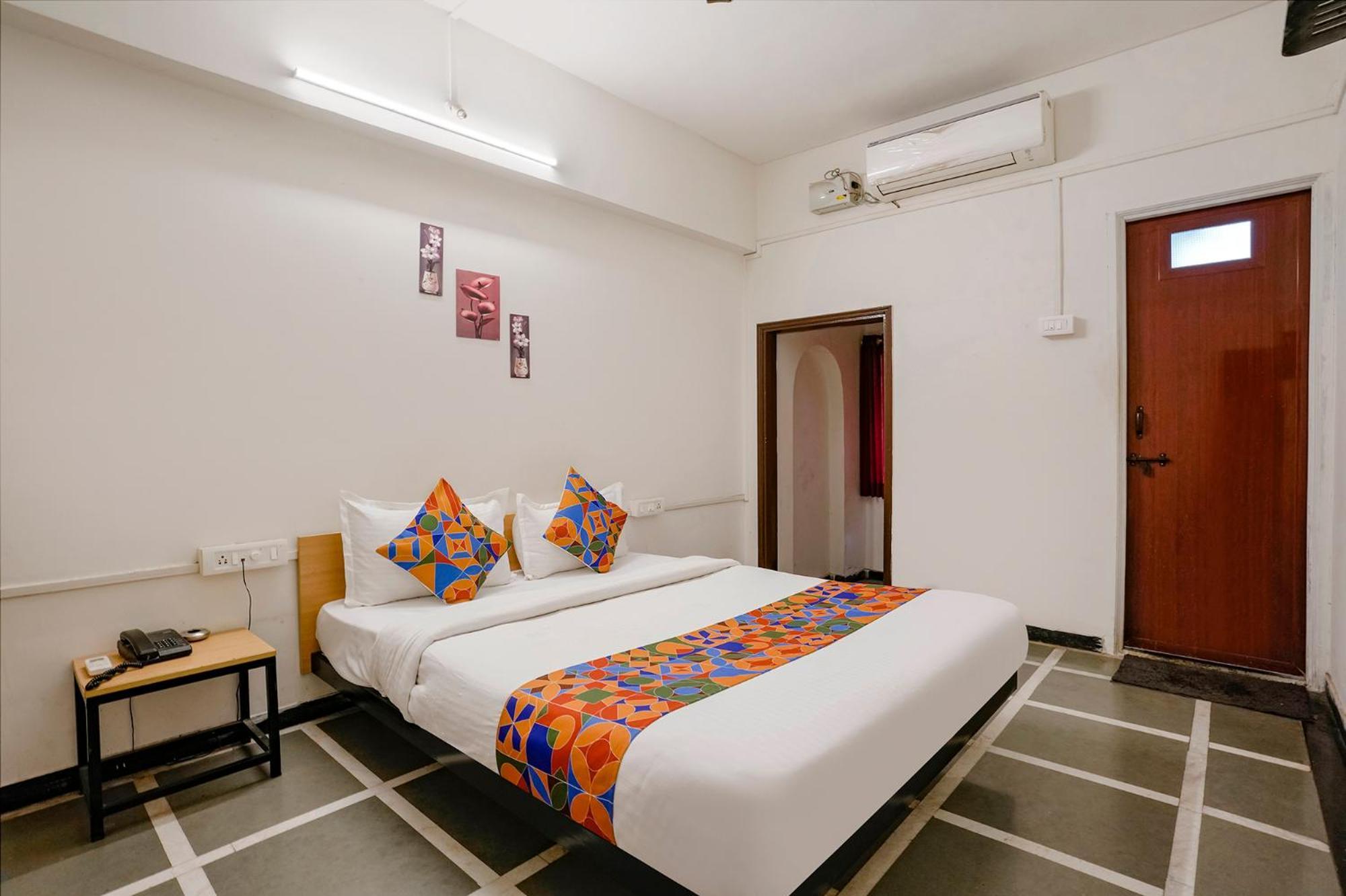 Fabhotel Saubhagya Inn Nászik Kültér fotó